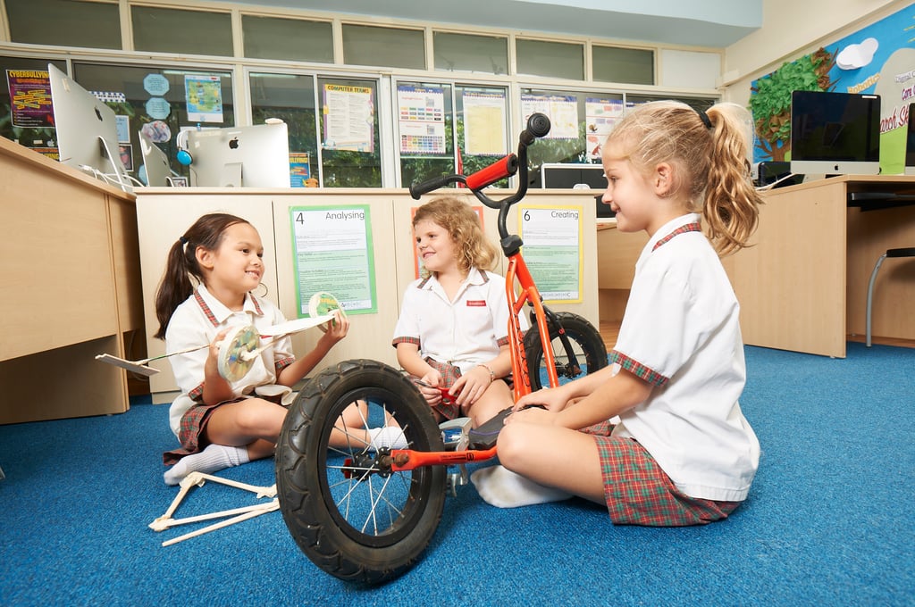 Tinkering in MakerSpace in EtonHouse International School Broadrick Tinkering in MakerSpace in EtonHouse International School Broadrick